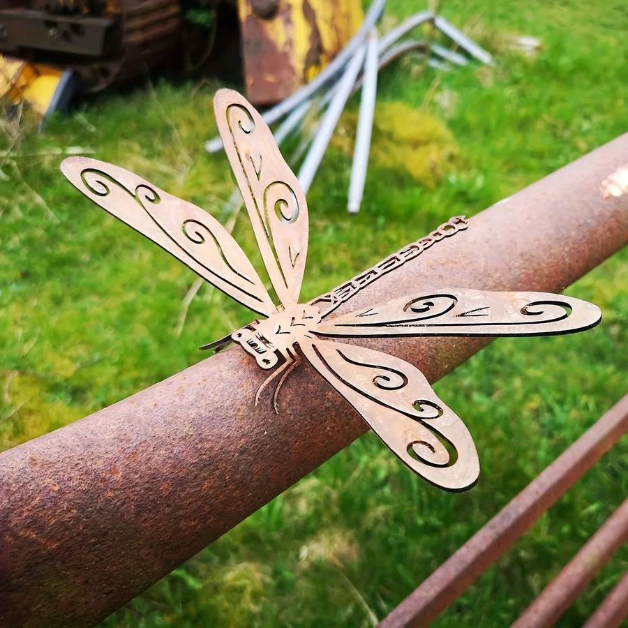 Elegant Metal Rust-Colored Dragonfly Garden Statue, Decorati